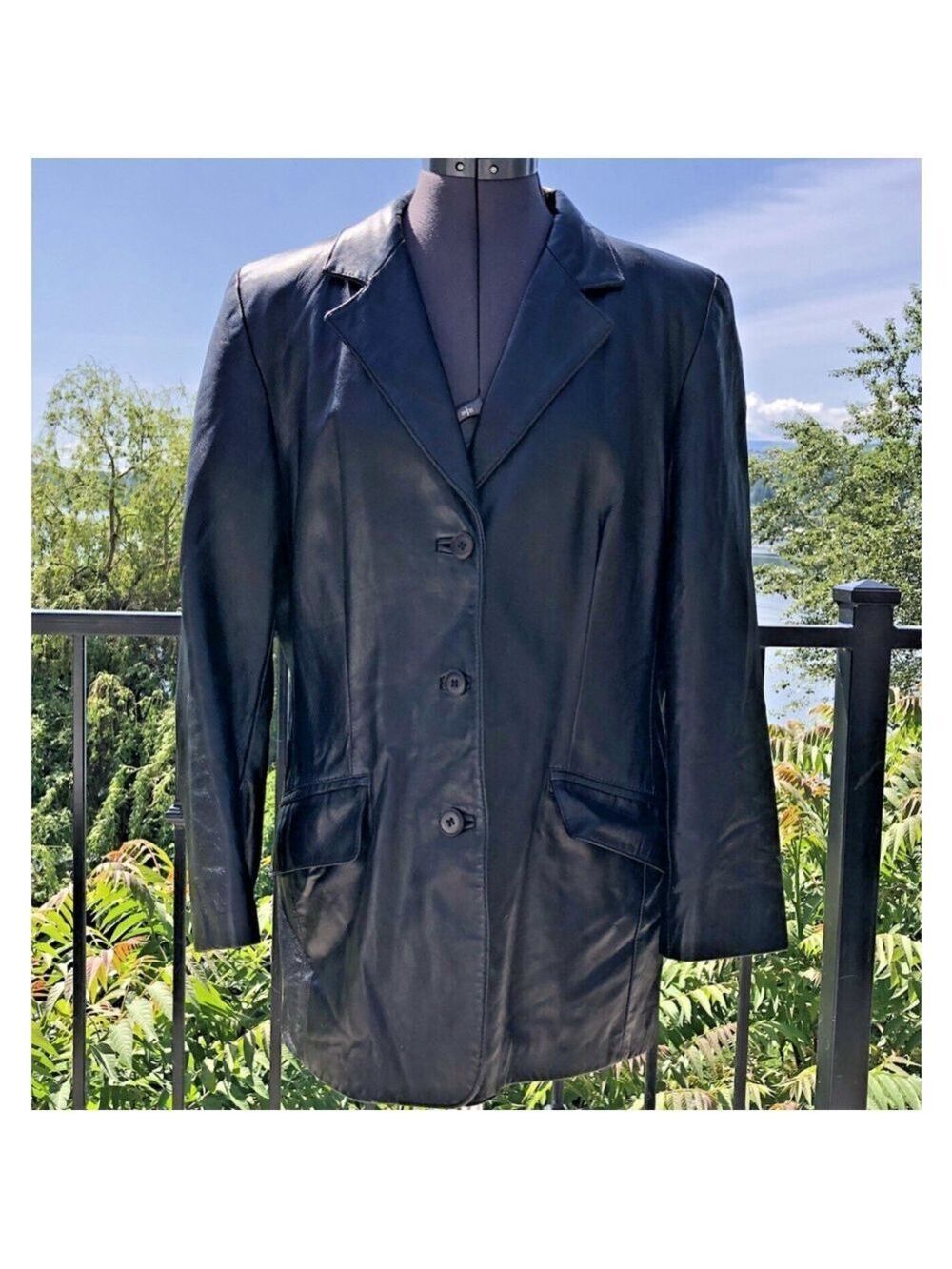 Size M Danier Womens Leather Button Up Jacket Lined Shoulder Pads Black READ CA